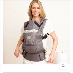 Lillebaby 6 in 1 baby carrier